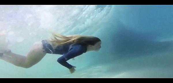  Swimming Underwater Girls Full HD [HD, 720p]